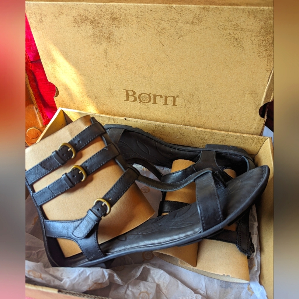 NIB Born Marcia Black Strappy Sandals Boho Chic Gladiator Leather 11 Bed Stu